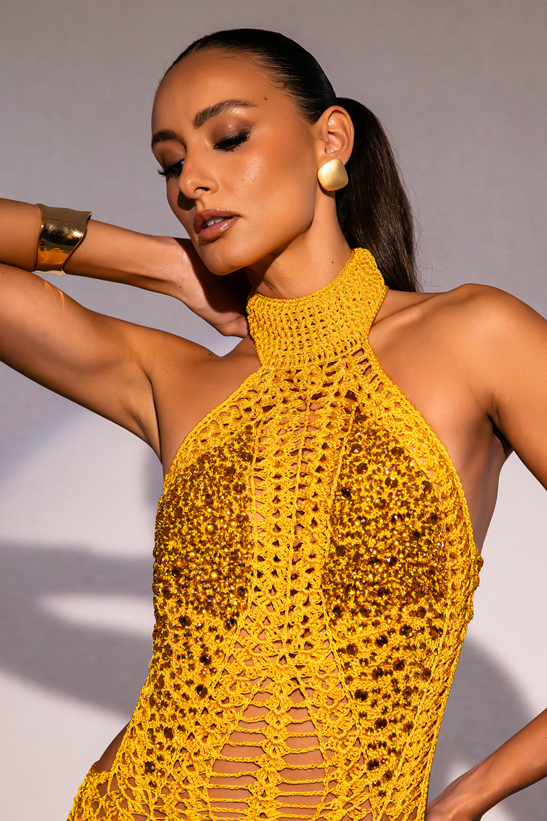 Vestido Trend bordado curto amarelo